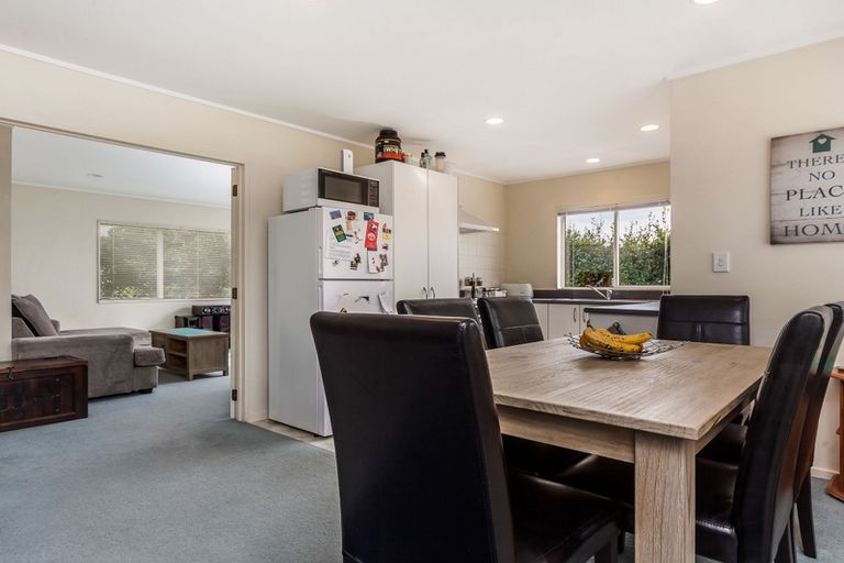 Photo of property in 2/74 College Road, Northcote, Auckland, 0627