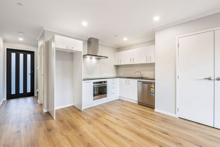 Photo of property in 6 Whakato Avenue, Kumeu, 0810