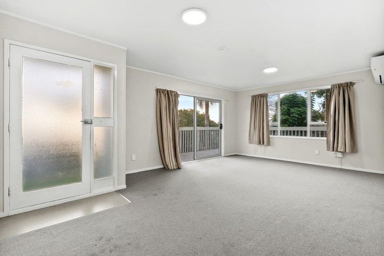 Photo of property in 11 Chrisarda Place, Red Hill, Papakura, 2110