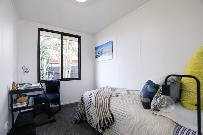Photo of property in 4/7 Barneys Farm Road, Clendon Park, Auckland, 2103