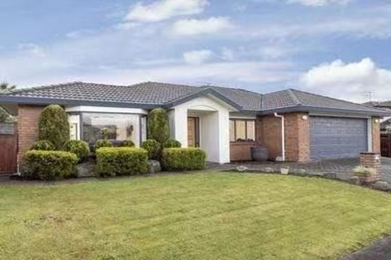 Photo of property in 10 Shankill Place, East Tamaki, Auckland, 2013