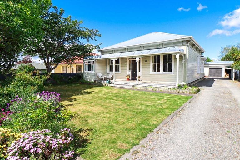 Photo of property in 14 Grant Street, Dannevirke, 4930
