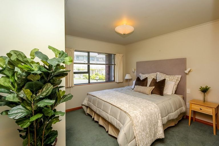 Photo of property in 3 Chatswood Grove, Fitzroy, New Plymouth, 4312