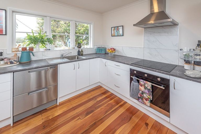 Photo of property in 28 Broadhead Avenue, Tawhero, Whanganui, 4501