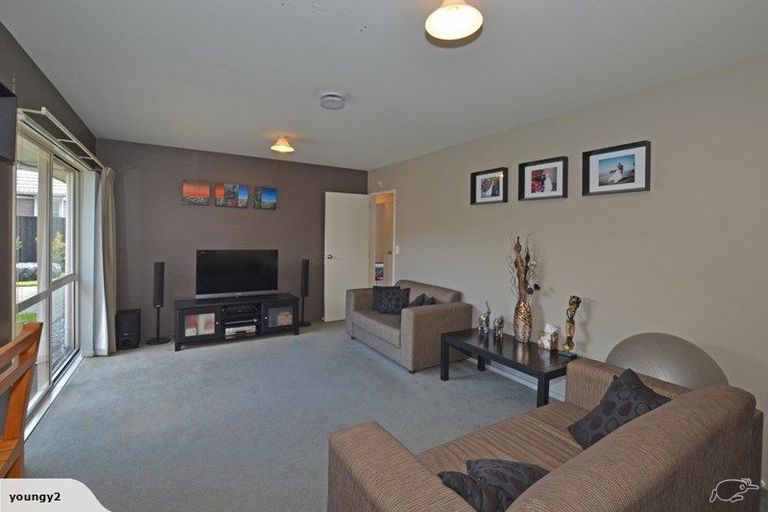 Photo of property in 21 Sutton Place, Dallington, Christchurch, 8061