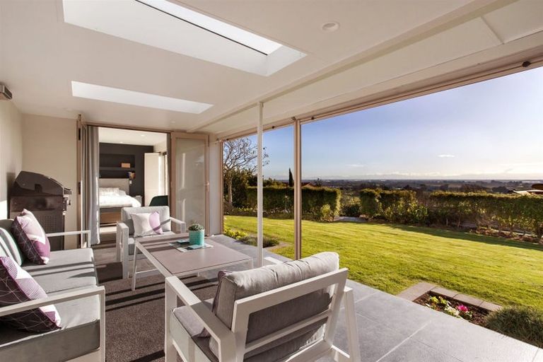 Photo of property in 2 Somerton Rise, Westmorland, Christchurch, 8025