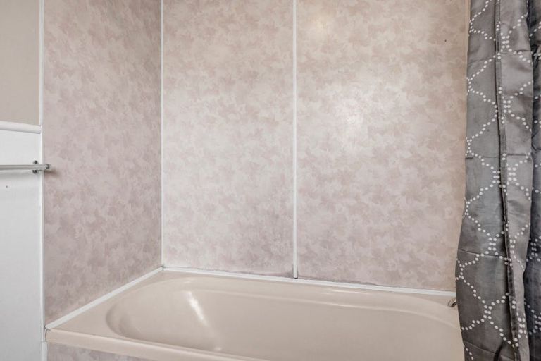 Photo of property in 60 Hume Street, Waitara, 4320