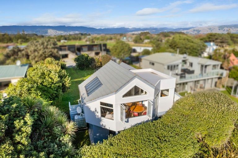 Photo of property in 47 Kapiti Lane, Otaki Beach, Otaki, 5512