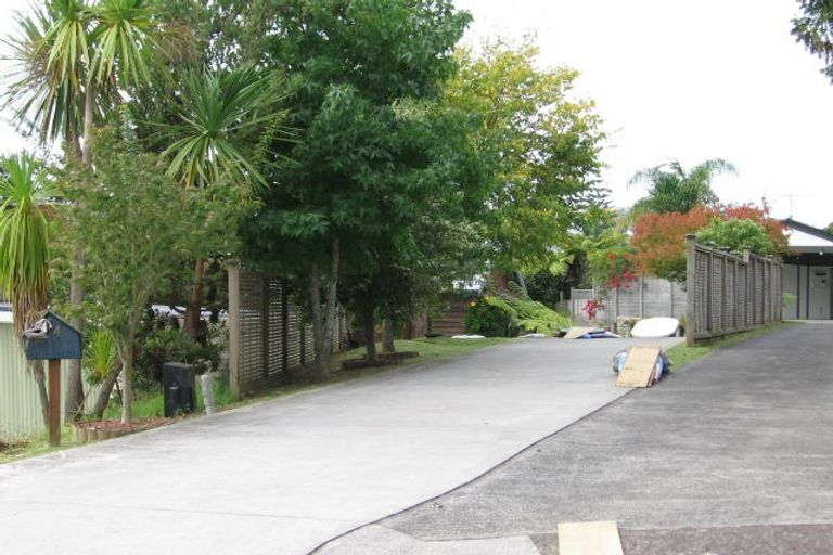 Photo of property in 2/6 Bronwyn Place, Torbay, Auckland, 0630