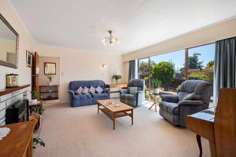 Photo of property in 18 Palliser Place, Milson, Palmerston North, 4414