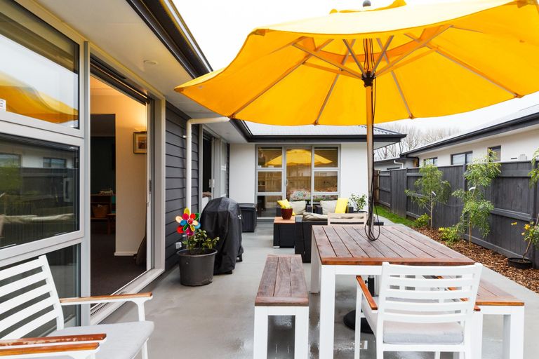 Photo of property in 14 Freedom Drive, Kelvin Grove, Palmerston North, 4414