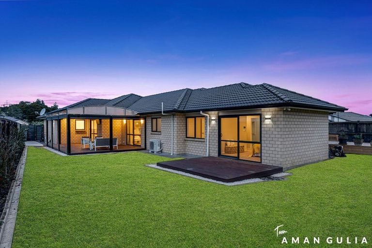 Photo of property in 7 Kahika Grove, Huapai, Kumeu, 0810