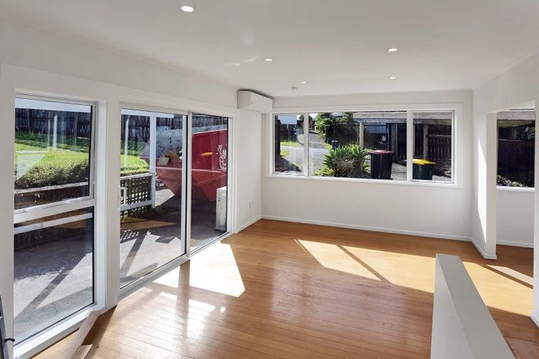 Photo of property in 11 Sycamore Drive, Sunnynook, Auckland, 0620