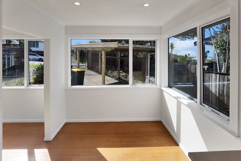 Photo of property in 11 Sycamore Drive, Sunnynook, Auckland, 0620