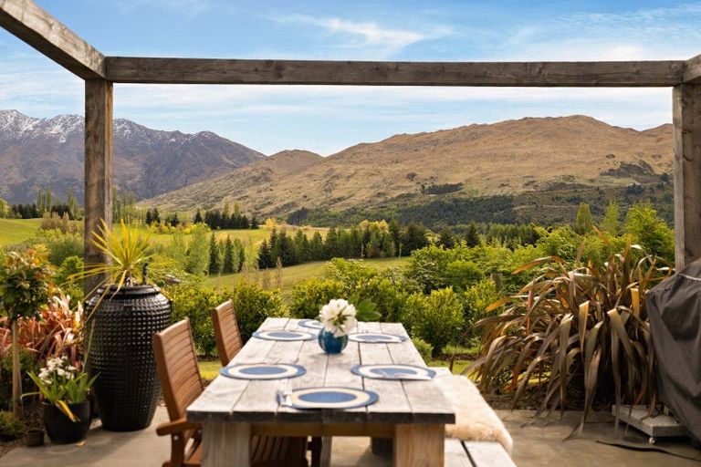 Photo of property in 86 Mountain View Road, Dalefield, Queenstown, 9371