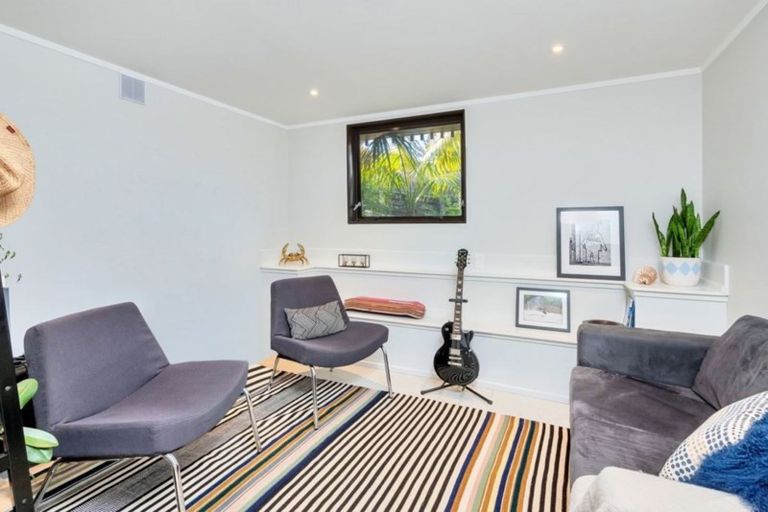 Photo of property in 1/8 Commodore Parry Road, Castor Bay, Auckland, 0620