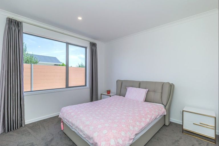 Photo of property in 18 Phoenix Palms Grove, Levin, 5510