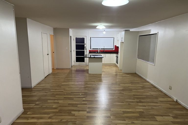 Photo of property in 10 Rukumoana Place, Clendon Park, Auckland, 2103