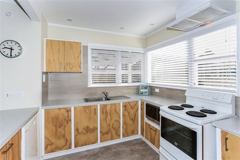 Photo of property in 6a Kelvin Road, Papakura, 2110