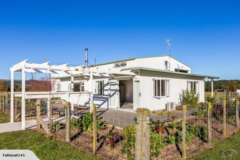 Photo of property in 141 Holyoakes Road, Kinloch, Taupo, 3377