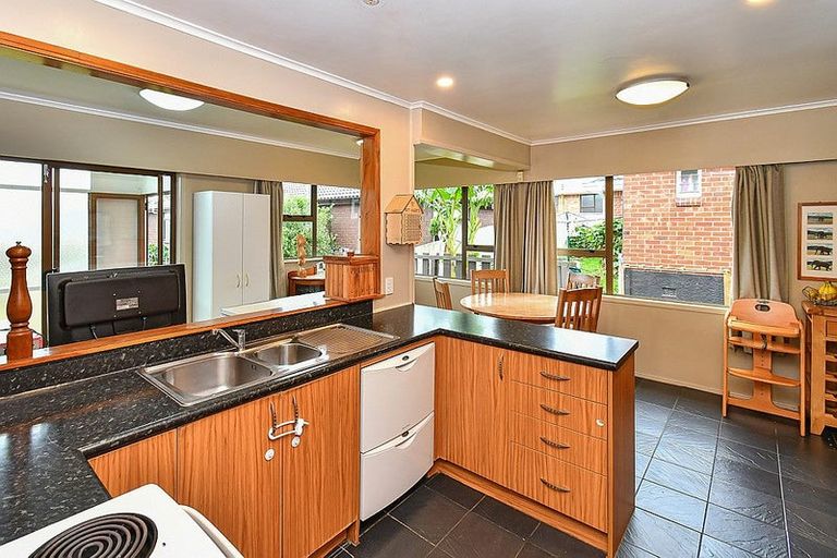 Photo of property in 6 Miles Avenue, Papatoetoe, Auckland, 2025