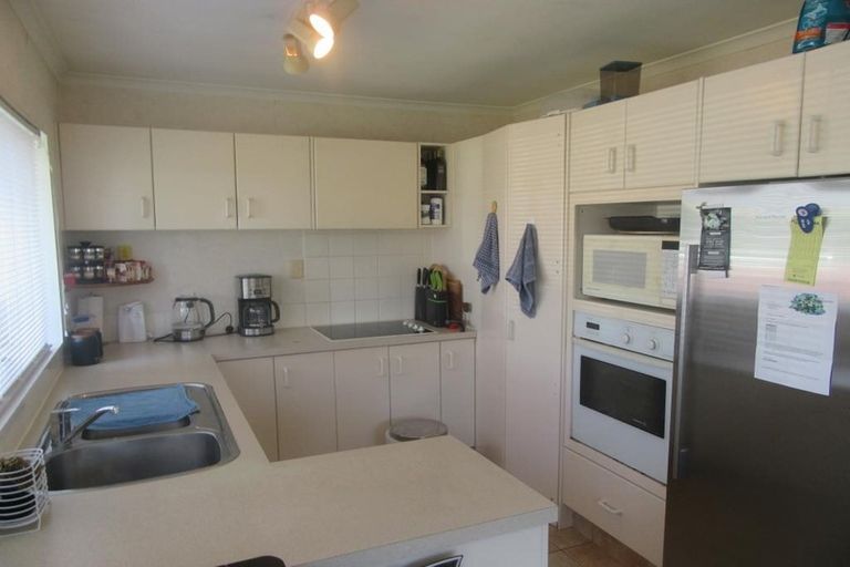 Photo of property in 31 Ray Small Drive, Papakura, 2110