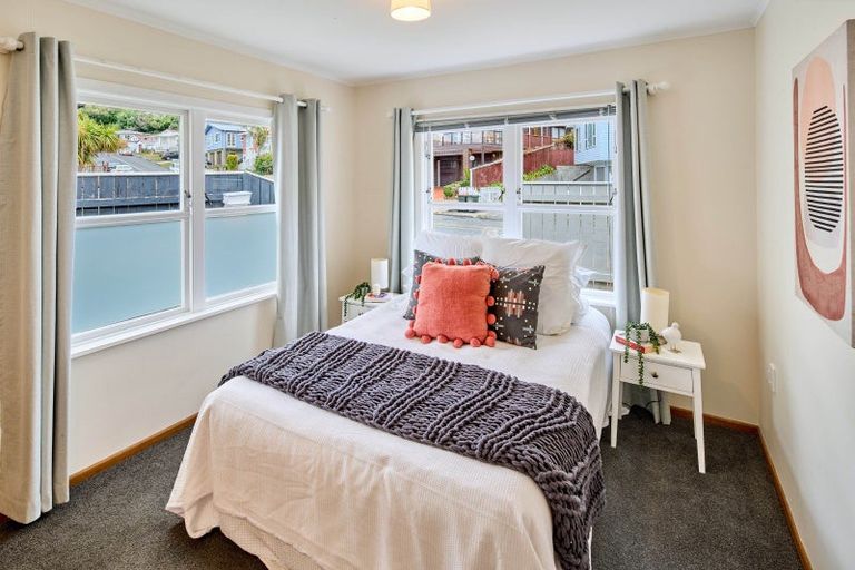 Photo of property in 31 Priscilla Crescent, Kingston, Wellington, 6021