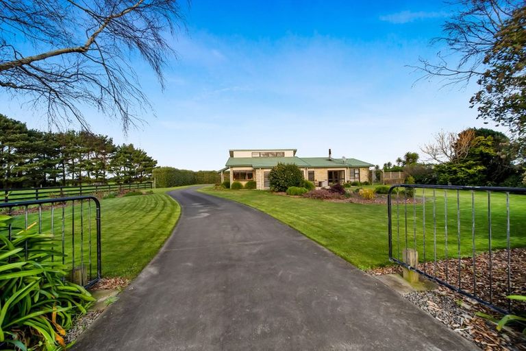 Photo of property in 2227 Skeet Road, Auroa, Hawera, 4678