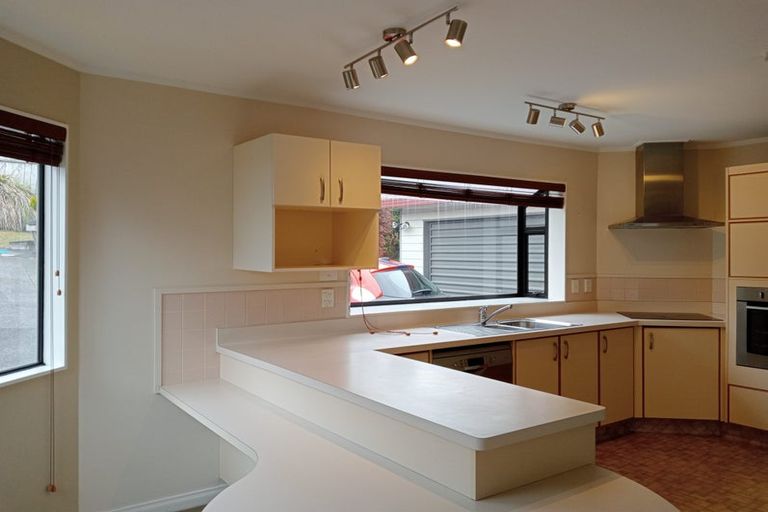 Photo of property in 32b Sailmaker Close, Whitby, Porirua, 5024