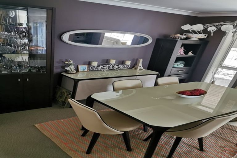 Photo of property in 67 San Valentino Drive, Henderson, Auckland, 0612