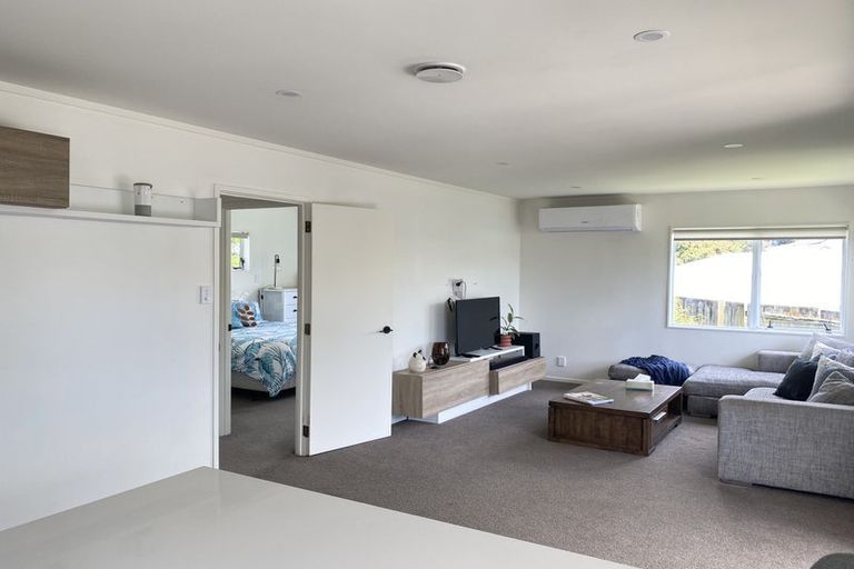 Photo of property in 2/12 Duncan Avenue, Te Atatu South, Auckland, 0610