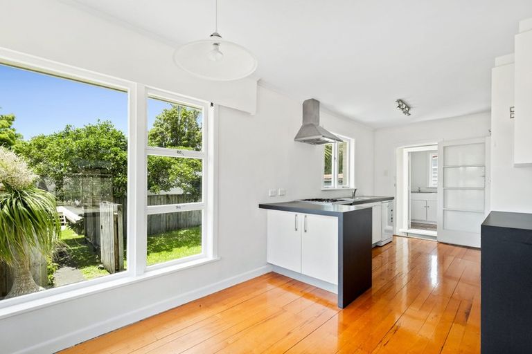 Photo of property in 727 Te Atatu Road, Te Atatu Peninsula, Auckland, 0610