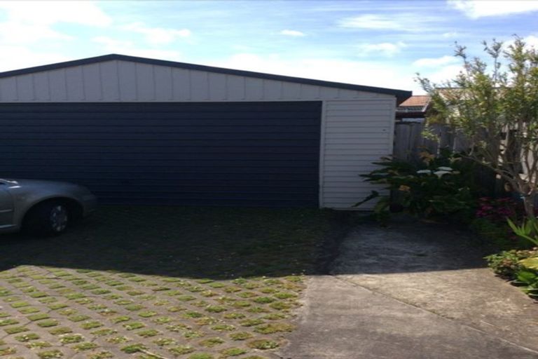 Photo of property in 23 Margan Avenue, New Lynn, Auckland, 0600