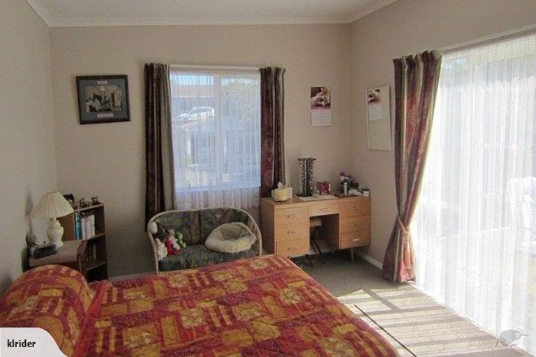 Photo of property in 24 Kaka Road, Raumati Beach, Paraparaumu, 5032