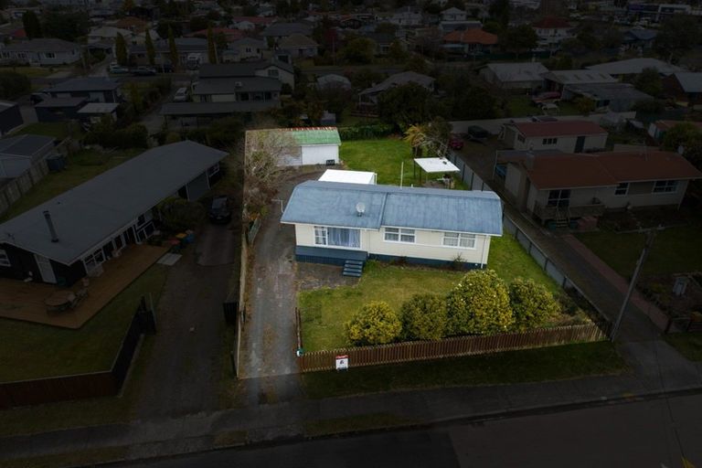 Photo of property in 24 Fenruss Street, Fairy Springs, Rotorua, 3015