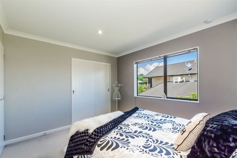 Photo of property in 19 Bluewater Place, Paraparaumu, 5032