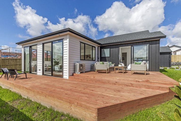 Photo of property in 3 Kiokio Place, Swanson, Auckland, 0614