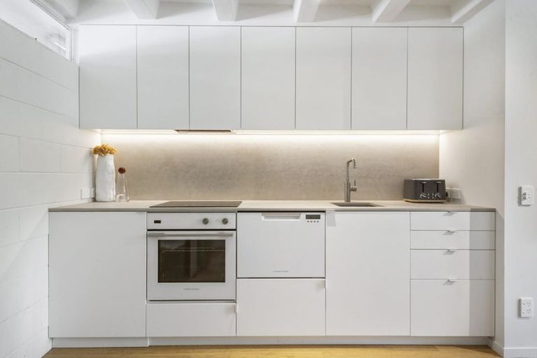 Photo of property in 14/73 Princes Street, Northcote Point, Auckland, 0627