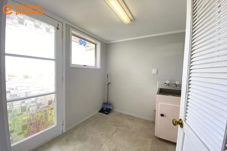 Photo of property in 2/2 Aotea Road, Glen Eden, Auckland, 0602