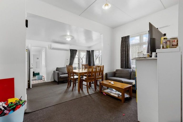 Photo of property in 17 Bourke Street, Palmerston North, 4410