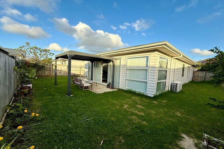 Photo of property in 10 Wairepo Street, Takanini, 2112