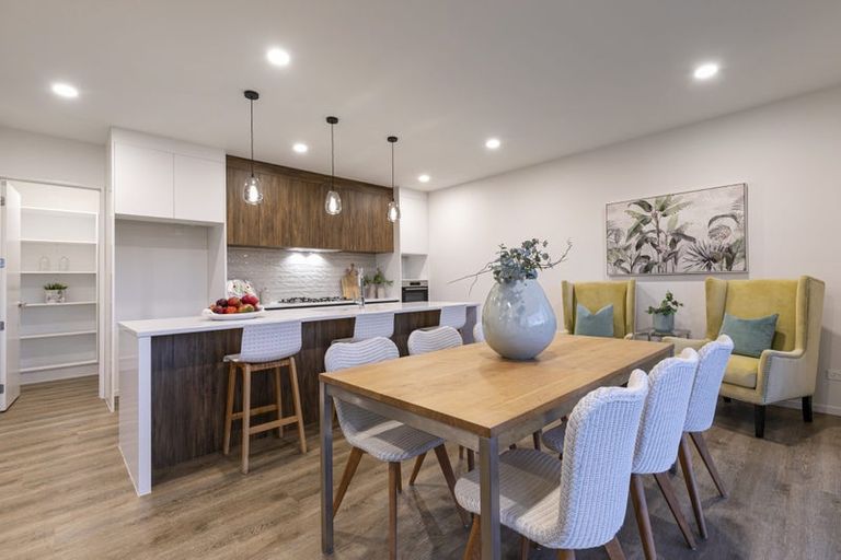 Photo of property in 2 Paparahi Place, Wainui, Silverdale, 0992