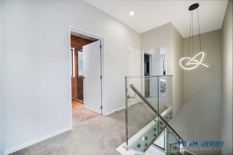 Photo of property in 21 Farranfore Road, Opaheke, Papakura, 2113