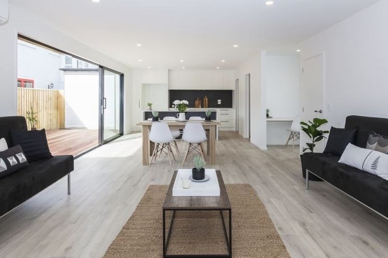 Photo of property in 2/196 Peterborough Street, Christchurch Central, Christchurch, 8013