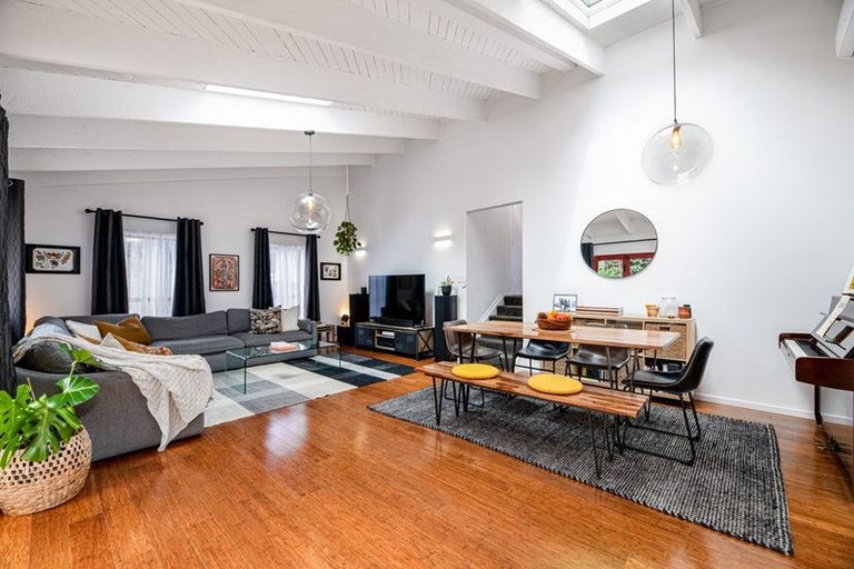 Photo of property in 5 Derwent Crescent, Titirangi, Auckland, 0604