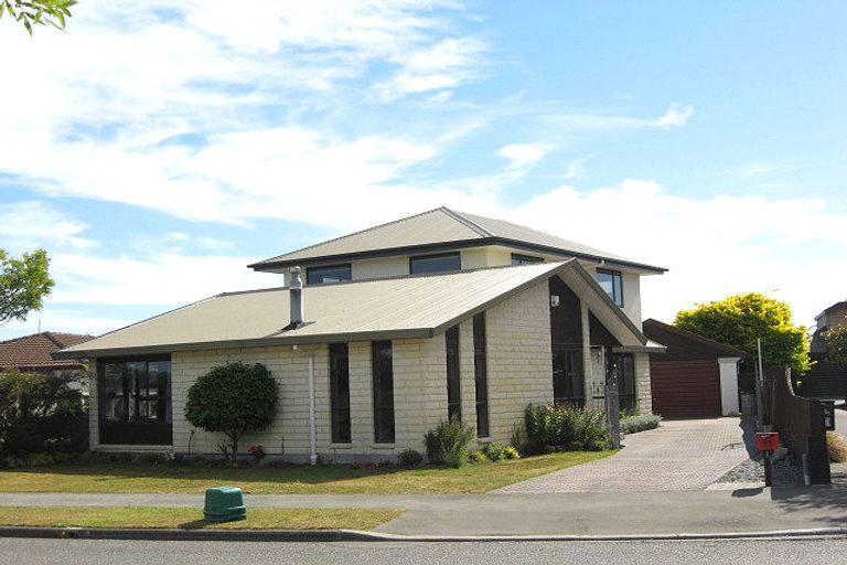 Photo of property in 83 Royal Park Drive, Parklands, Christchurch, 8083