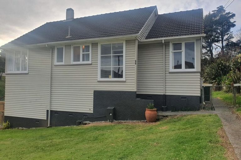 Photo of property in 98 Cook Street, Marfell, New Plymouth, 4310