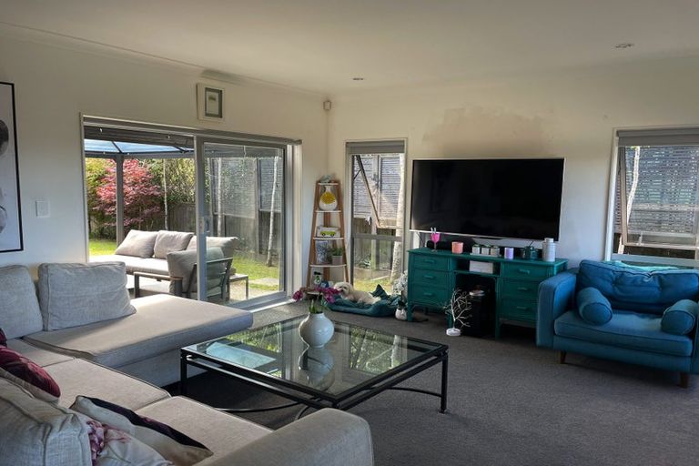 Photo of property in 14 Seaview Crescent, Hatfields Beach, Orewa, 0931