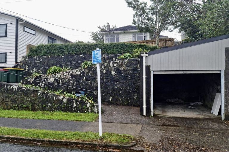 Photo of property in 26 Downe Street, New Plymouth, 4310