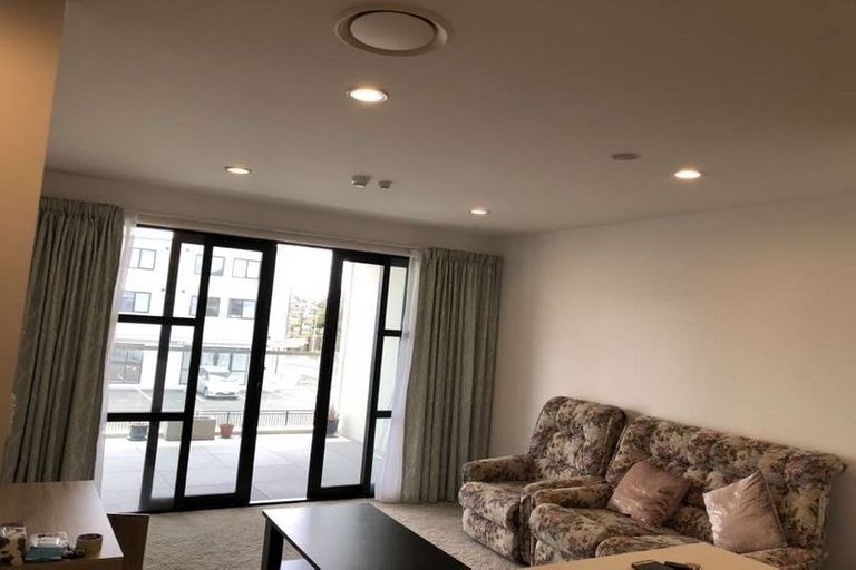 Photo of property in Apollo Apartments, 201/46 Rosedale Road, Rosedale, Auckland, 0632